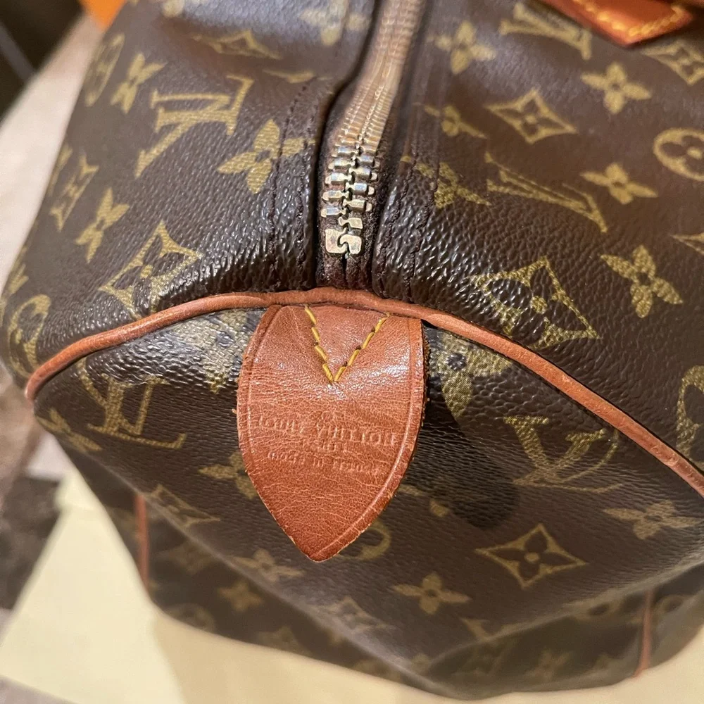 Authentic Louis Vuitton SPEEDY 40 - Picture 3 of 16